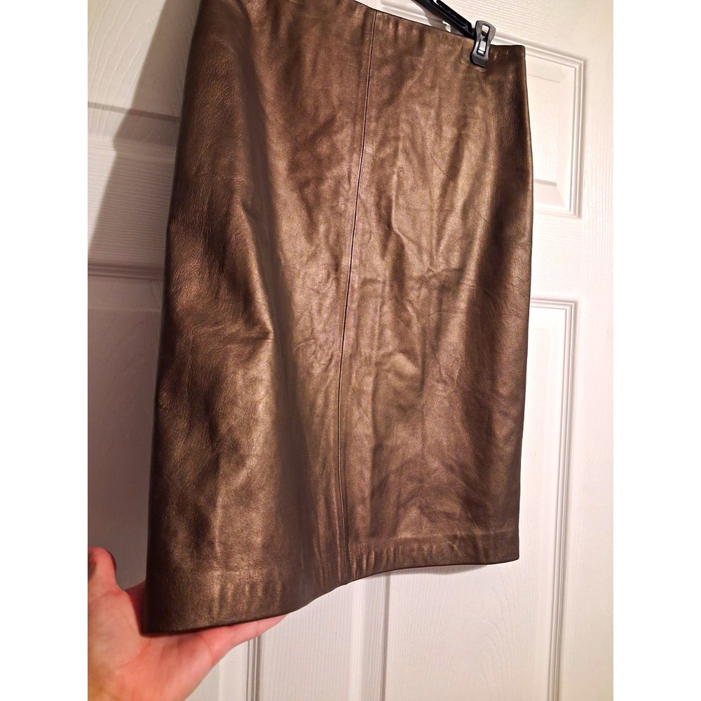 Ann Taylor Bronze Metallic 100% Leather Knee Skirt Size 8 Y2K Minimalist Midi - Picture 2 of 9
